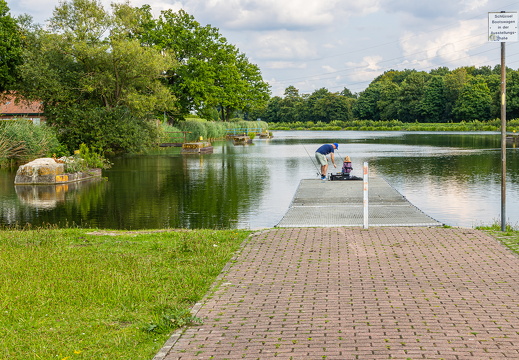 Familienzeit am Wasser
