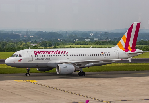 DTM Airbus A319-112 D-AKNJ