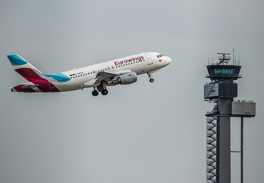 DUS Airbus A320-214 D-AIZU