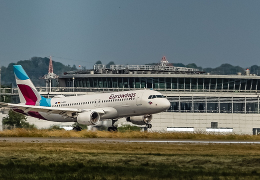 DUS Airbus A320-214 D-AIZU